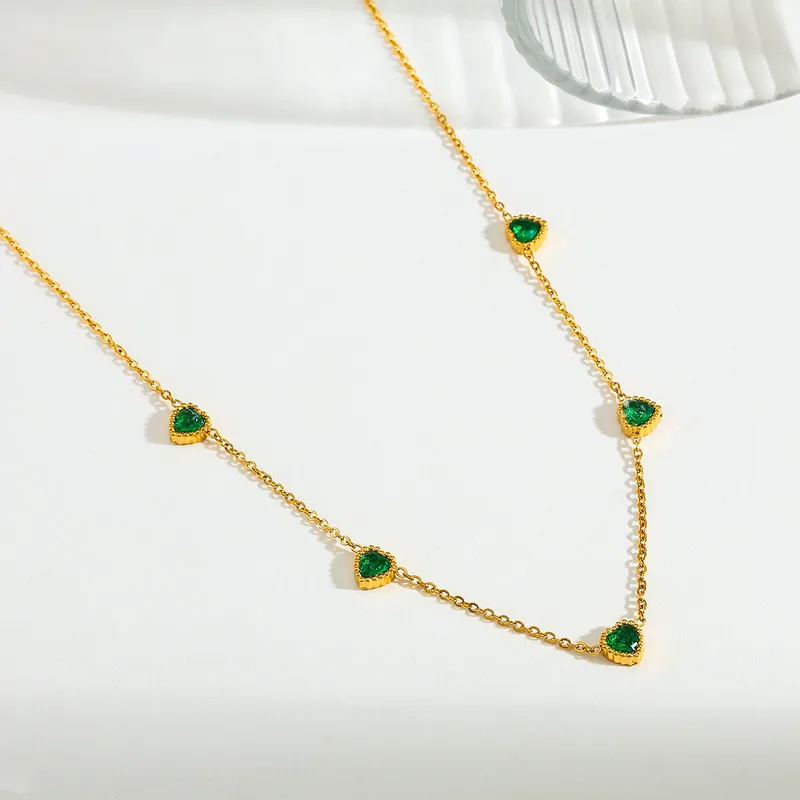 EMERALD_HEART SHAPED_GEMSTONES_ANTI TARNISH_NECKLACE_1