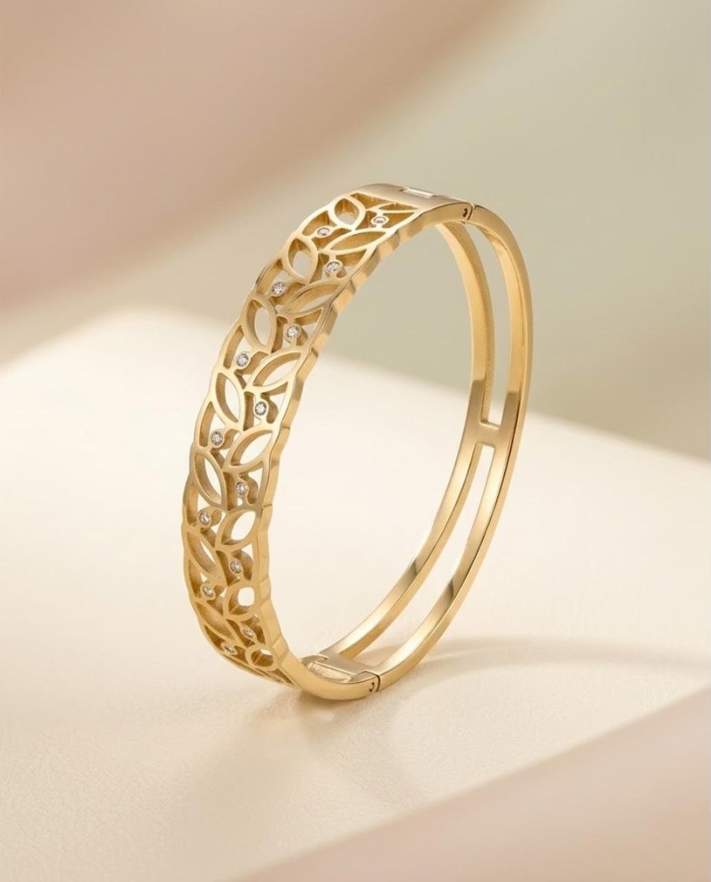 Golden_Laurel _Leaf_anti tarnish_Bangle