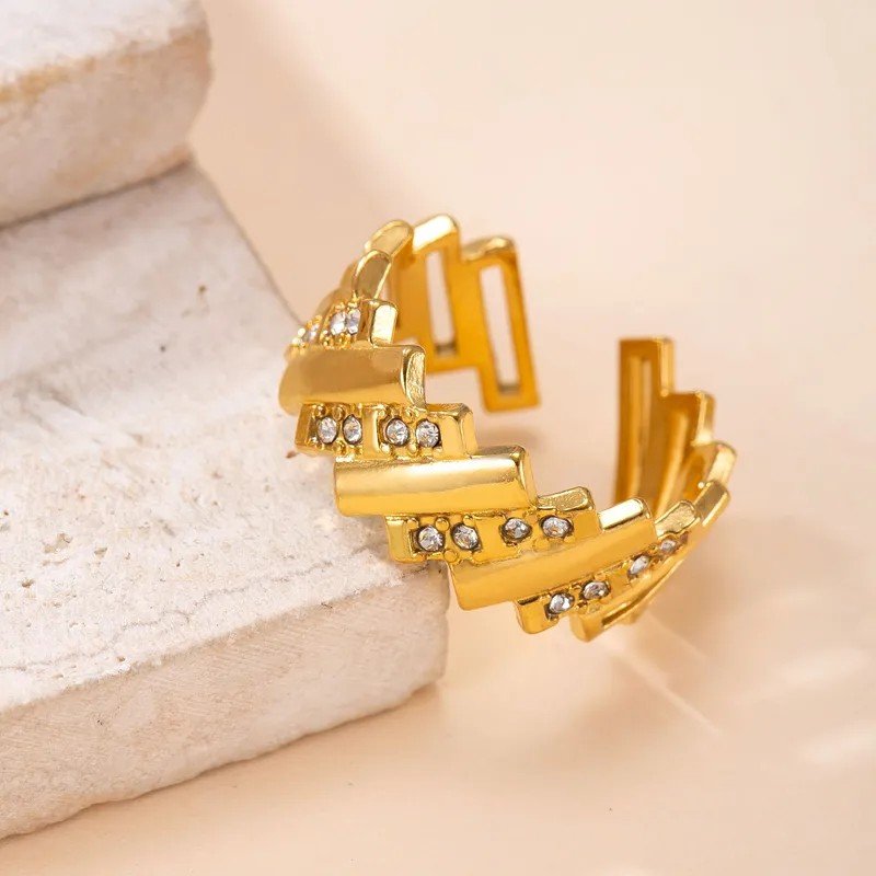 crystal ring1